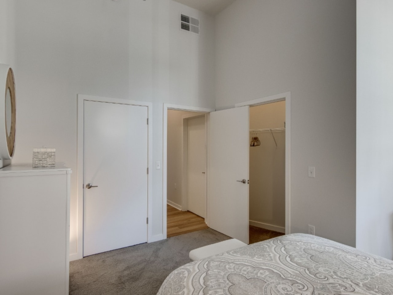 520 Park Image 12