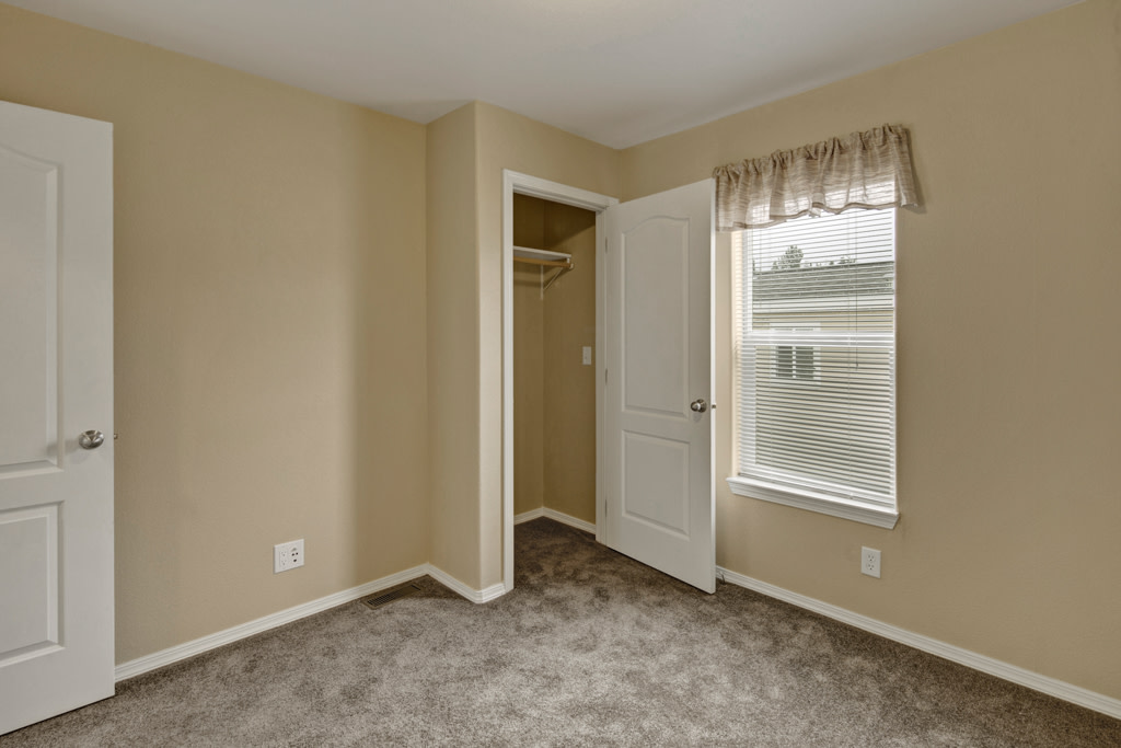 Four Seasons Apartment Homes Image 7