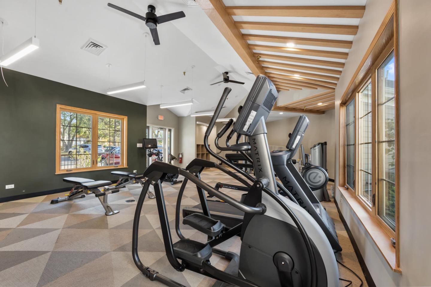 ExecuStay Avalon at Poplar Creek Image 15