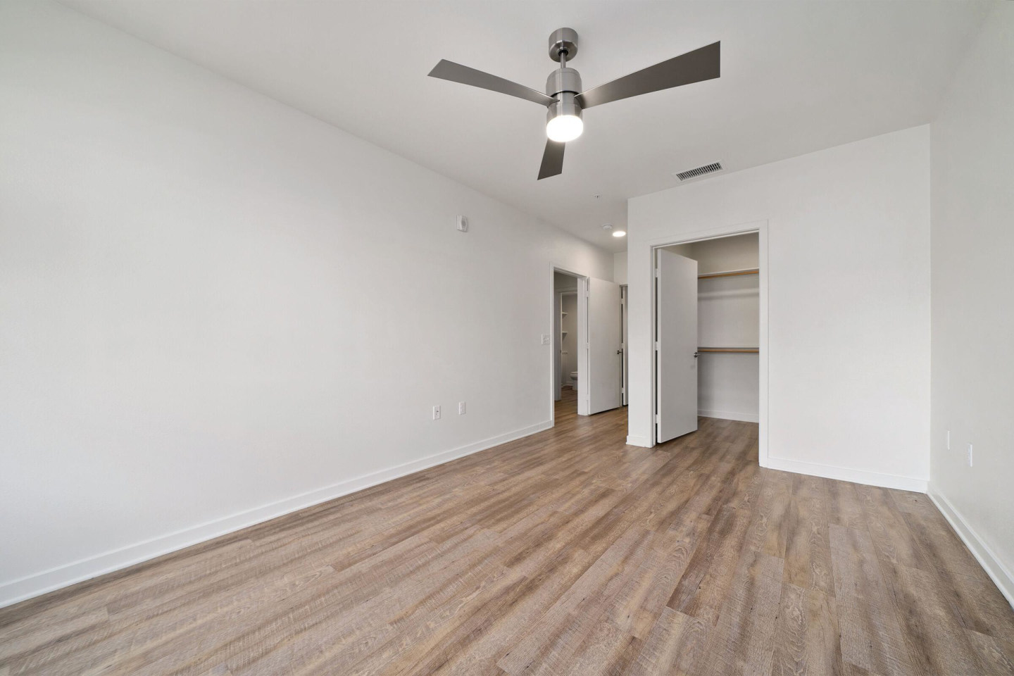 Prisma Apartments Image 31