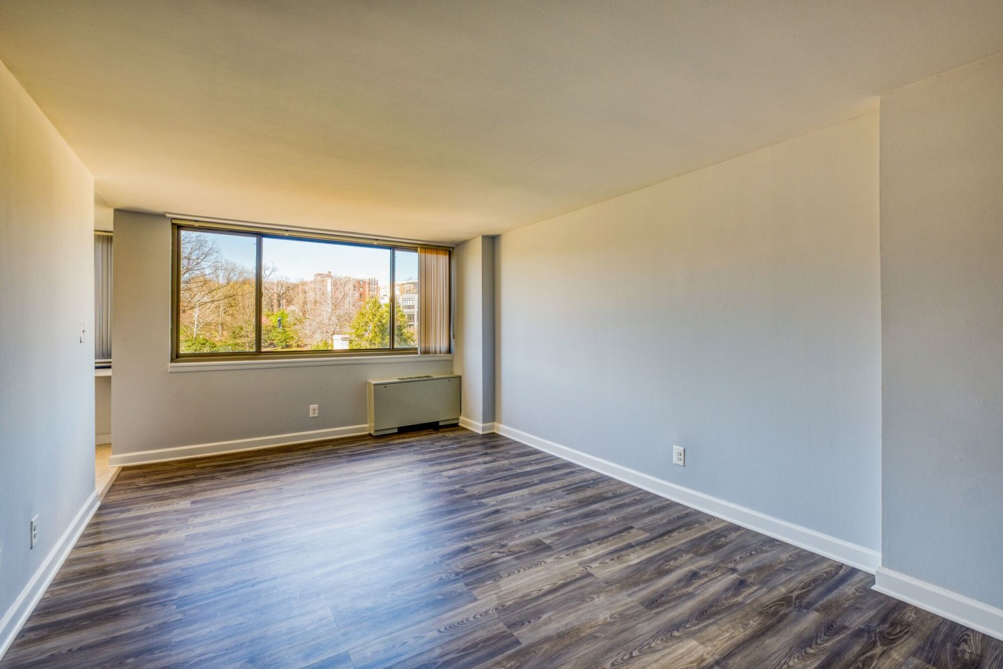 2112 New Hampshire Avenue Image 6