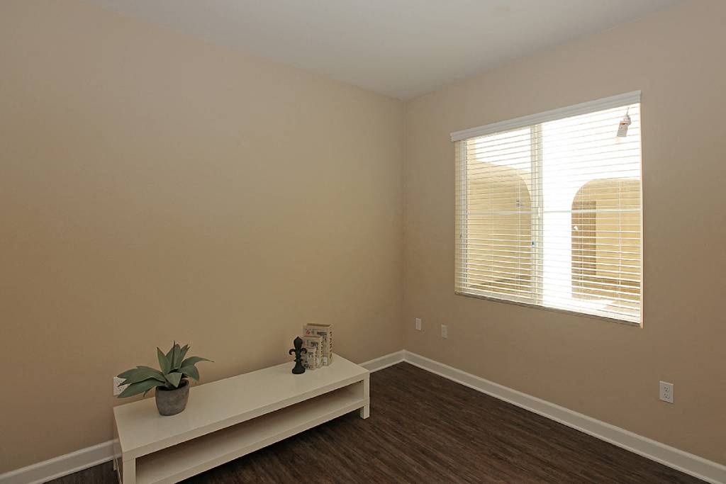 Senior Housing - Monaco Apartments Image 27