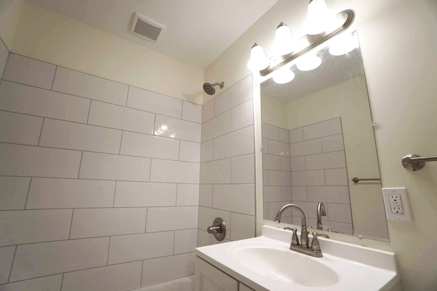 214 Place Apartments Image 14