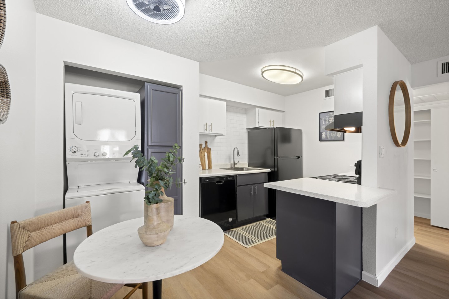 Oakridge Apartments Image 13