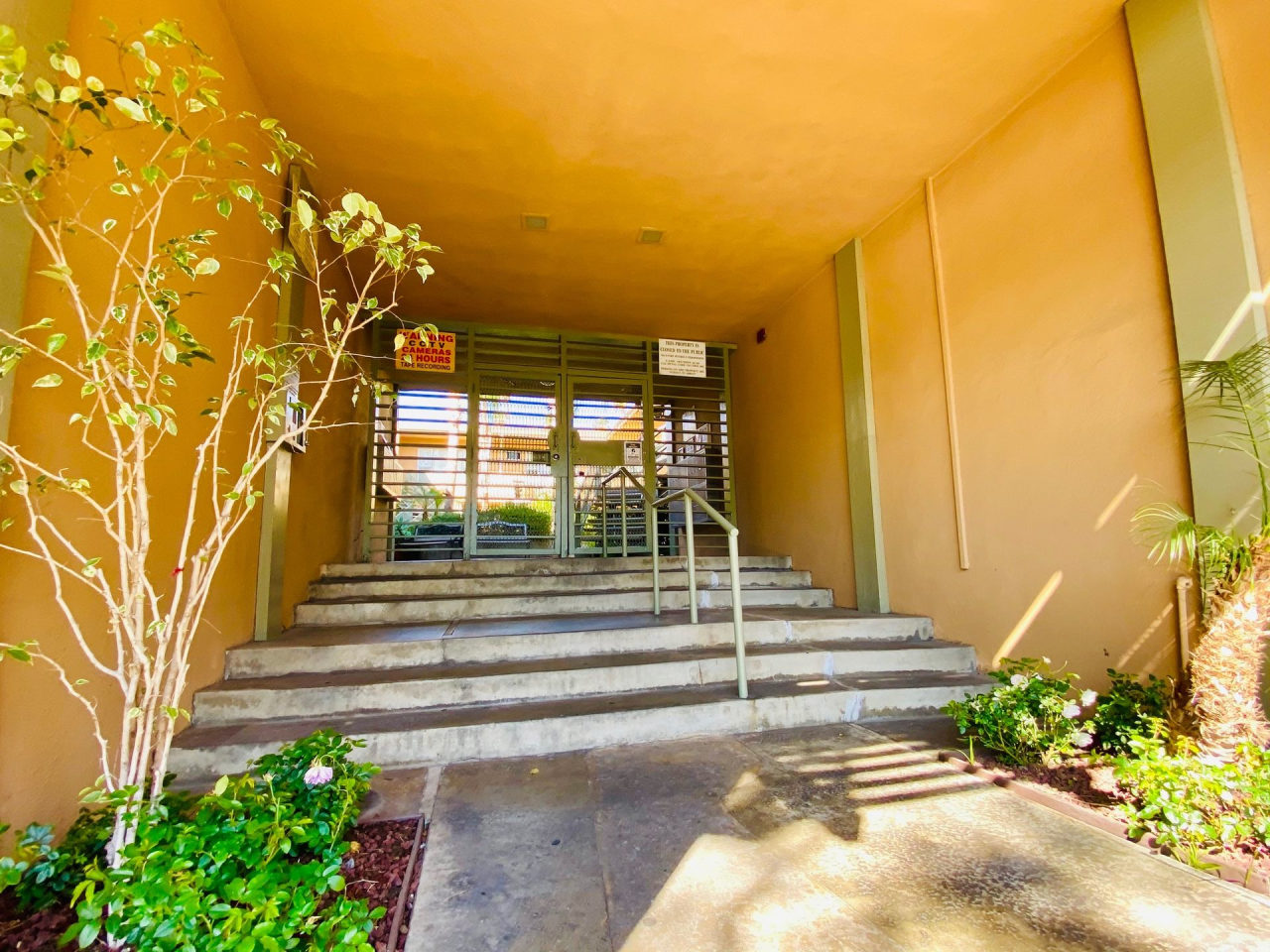 351 S. Manhattan Pl. Image 4