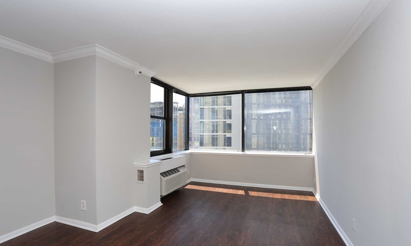 Arts Center Tower Apartments Image 19