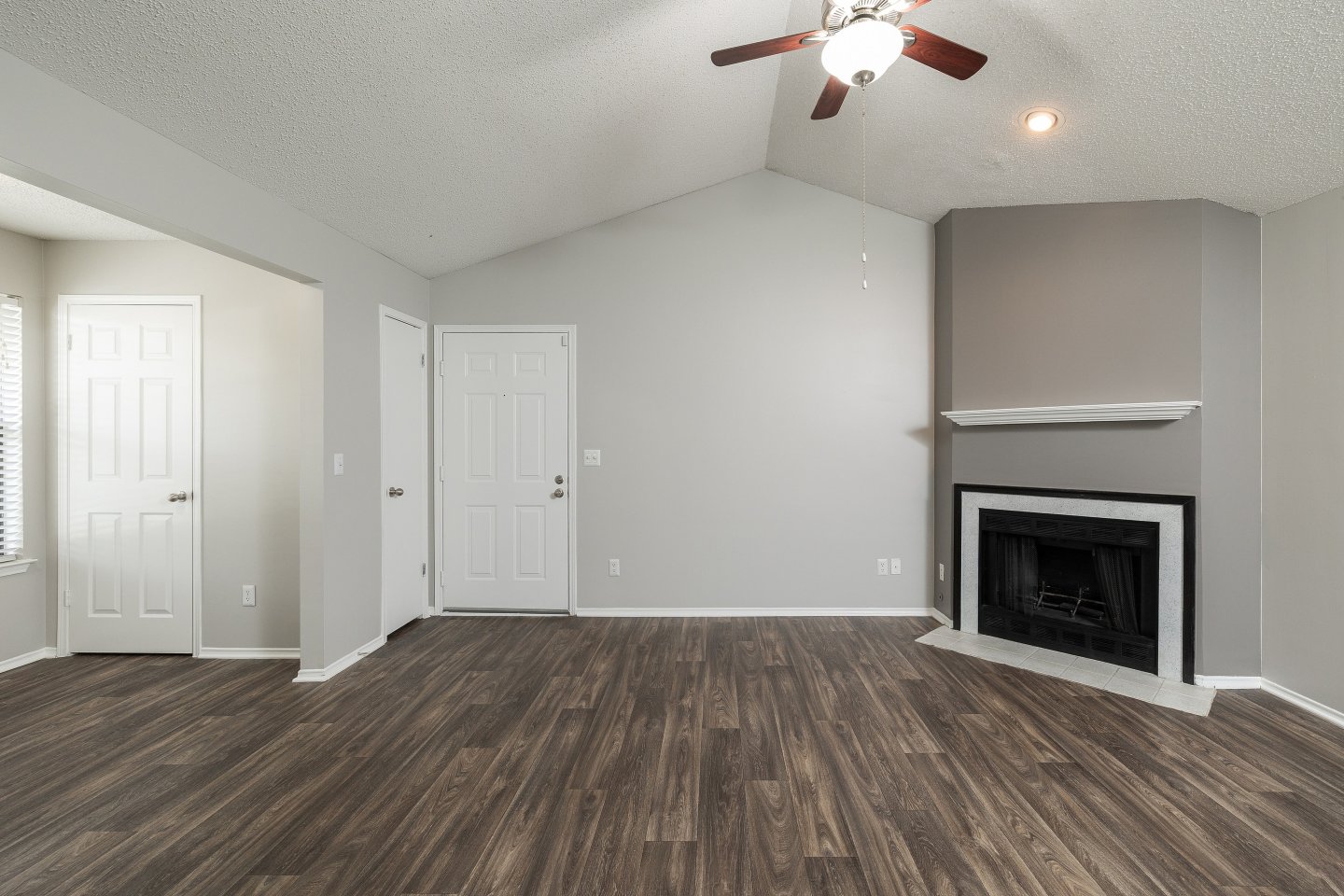 District at Hamilton Place Apartments Image 10