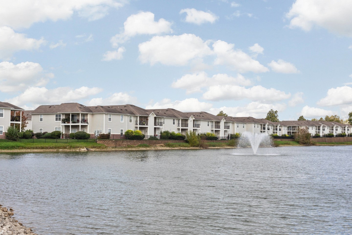 Runaway Bay Apartments Image 25