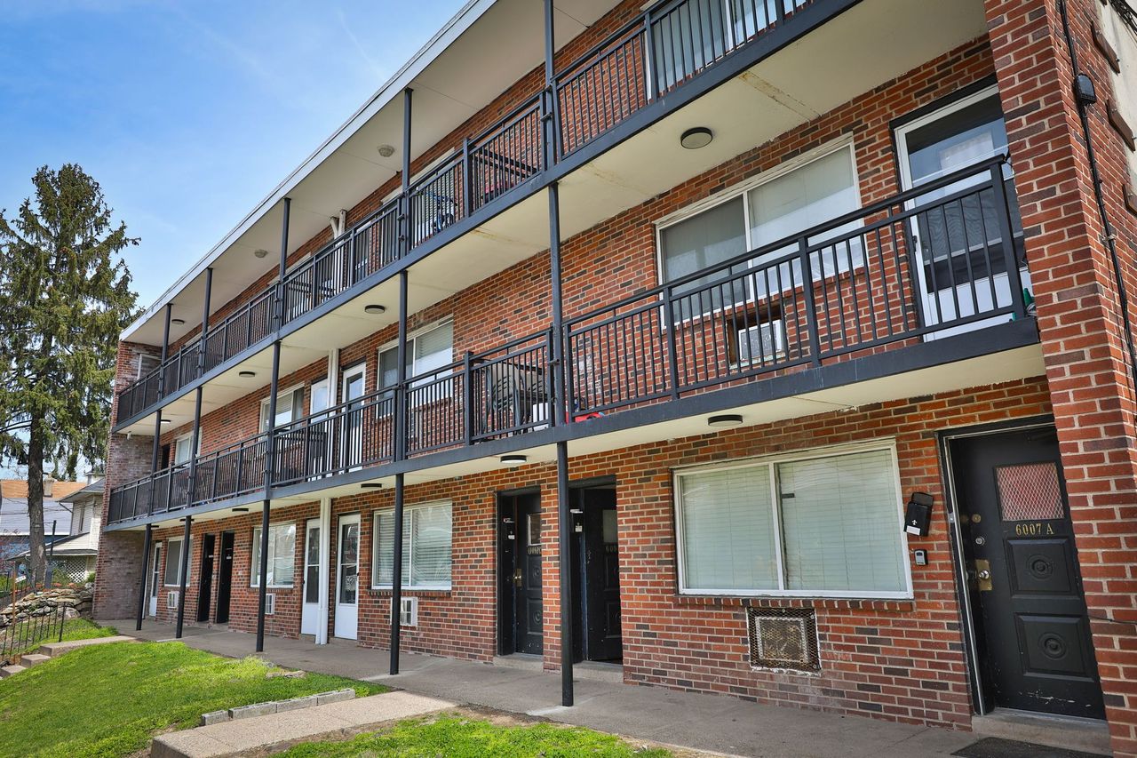 10th St. Apartments Image 10