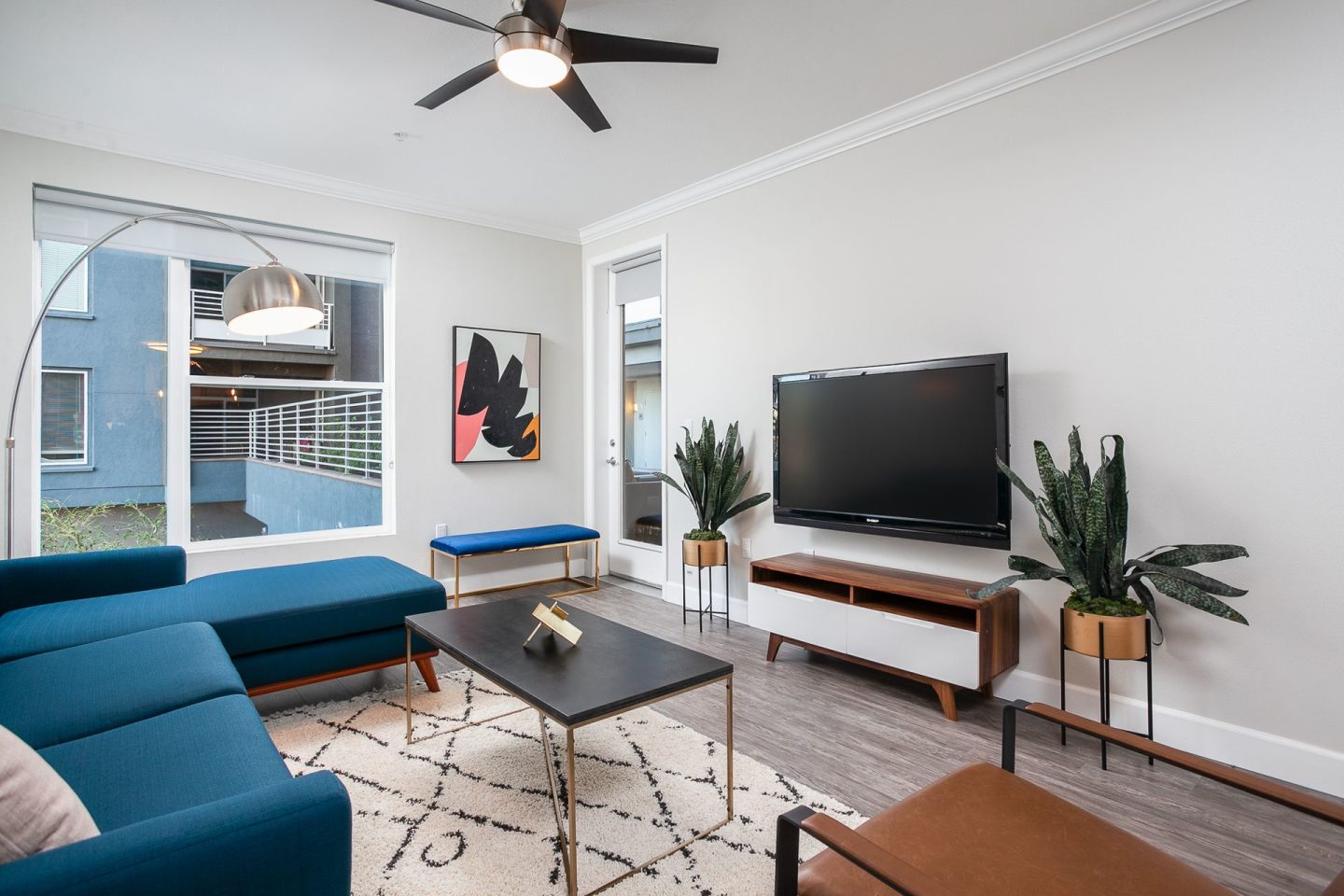 Stadium House Apartments Image 6