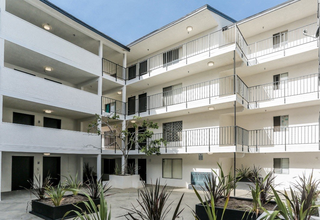 Park Tower Apartments Image 2