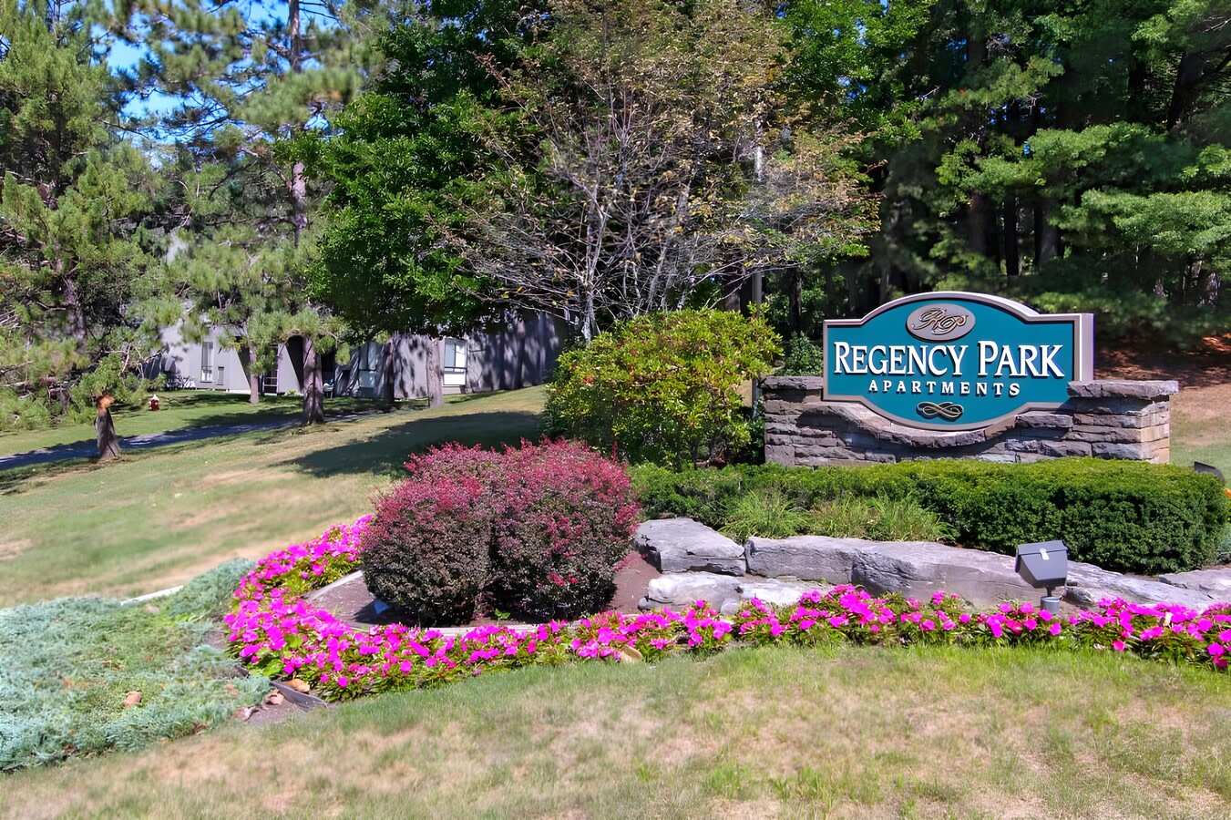Regency Park Apartments Image 17