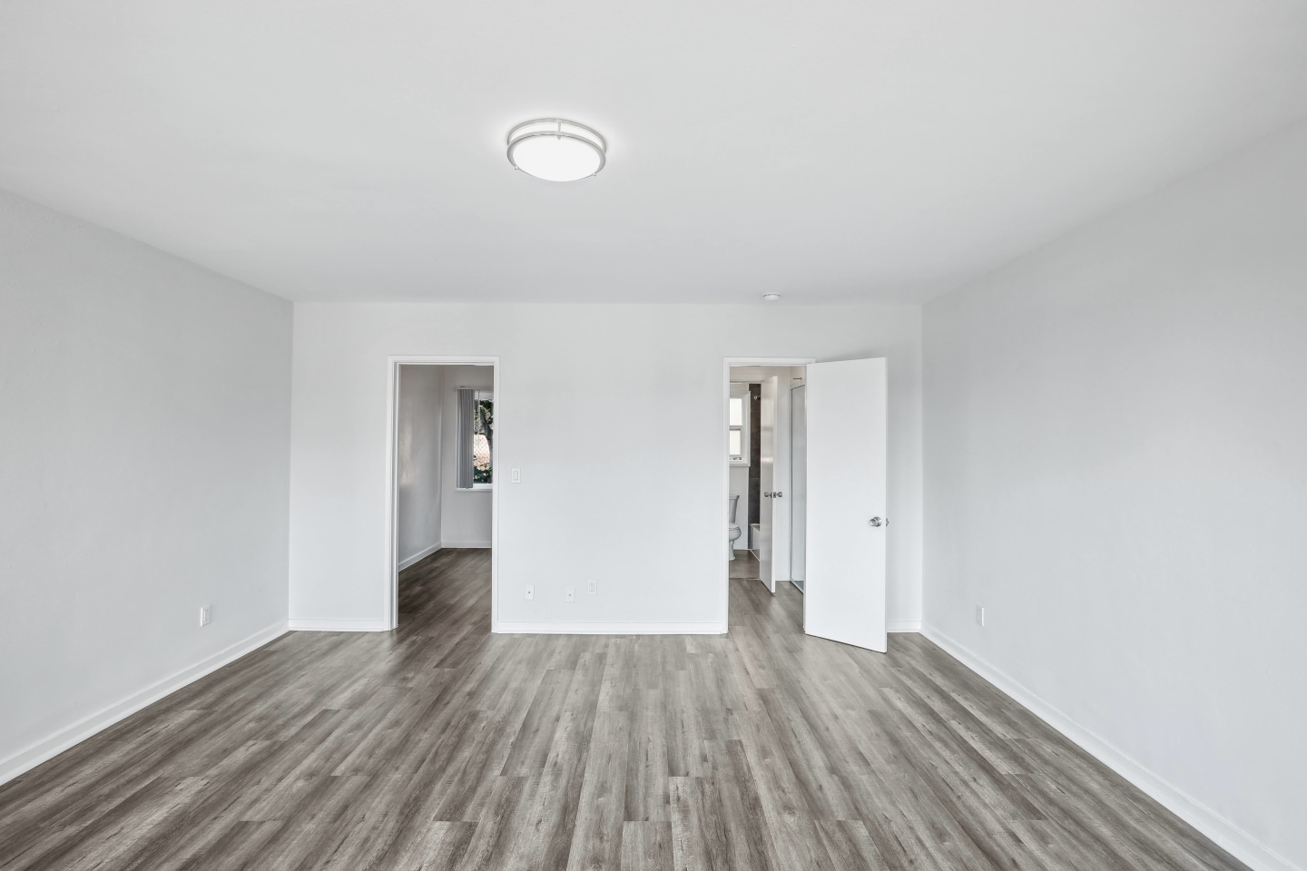 444 28th Street Apartments Image 8