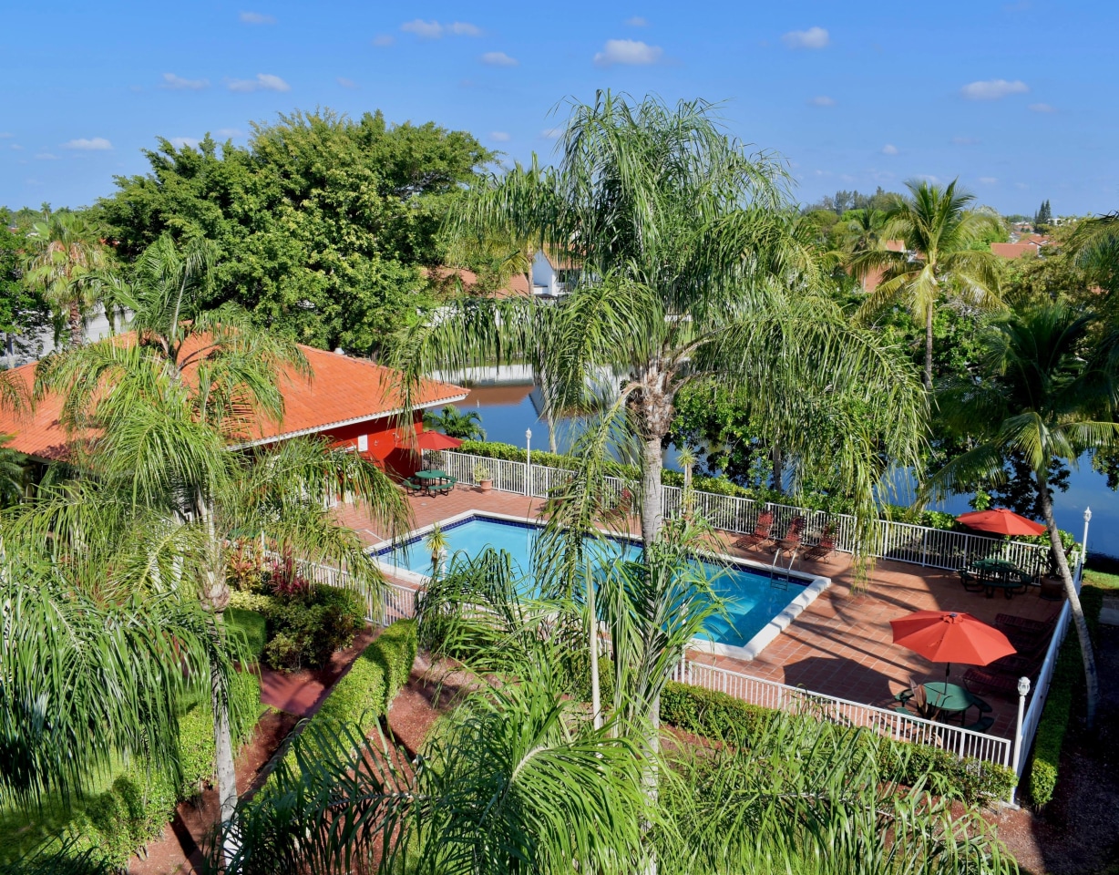 Lago Club Apartments Image 5