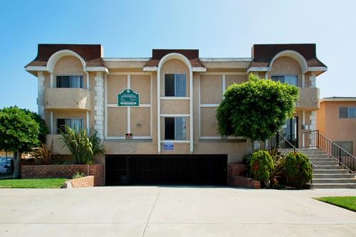 12602 Venice Boulevard Image 2