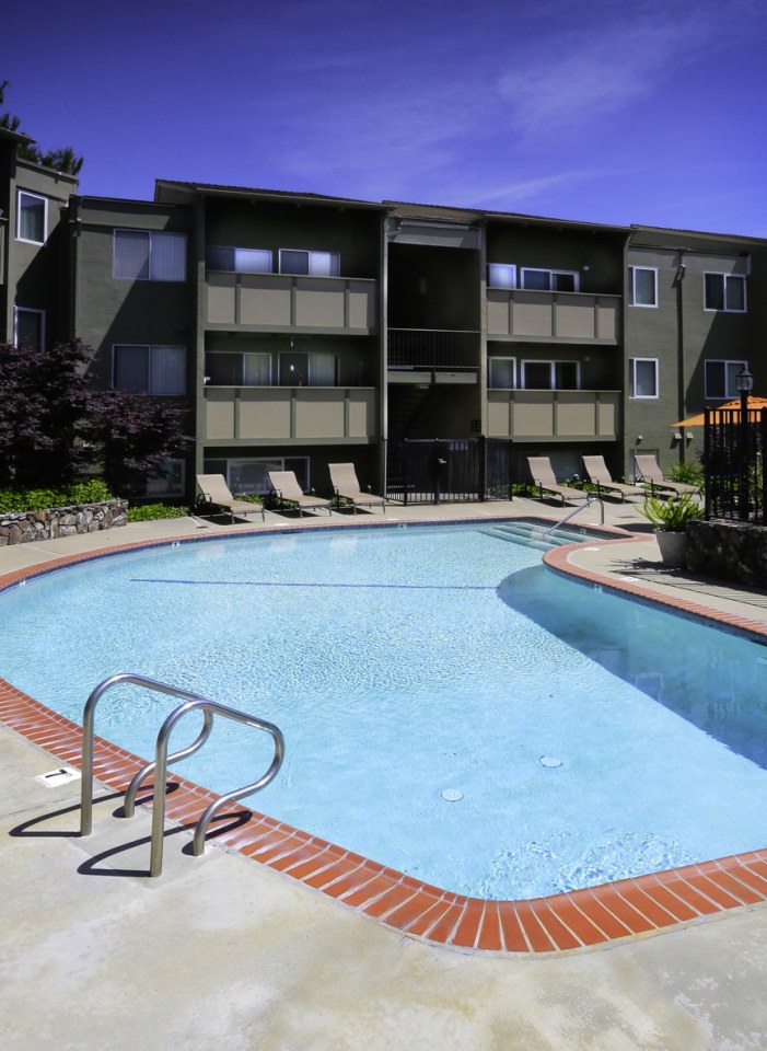 Town House Plaza Image 7