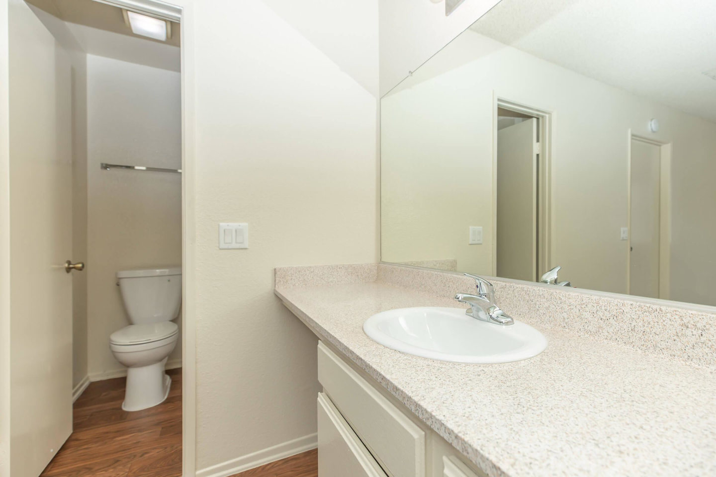 Harbor Point Apartments Image 21
