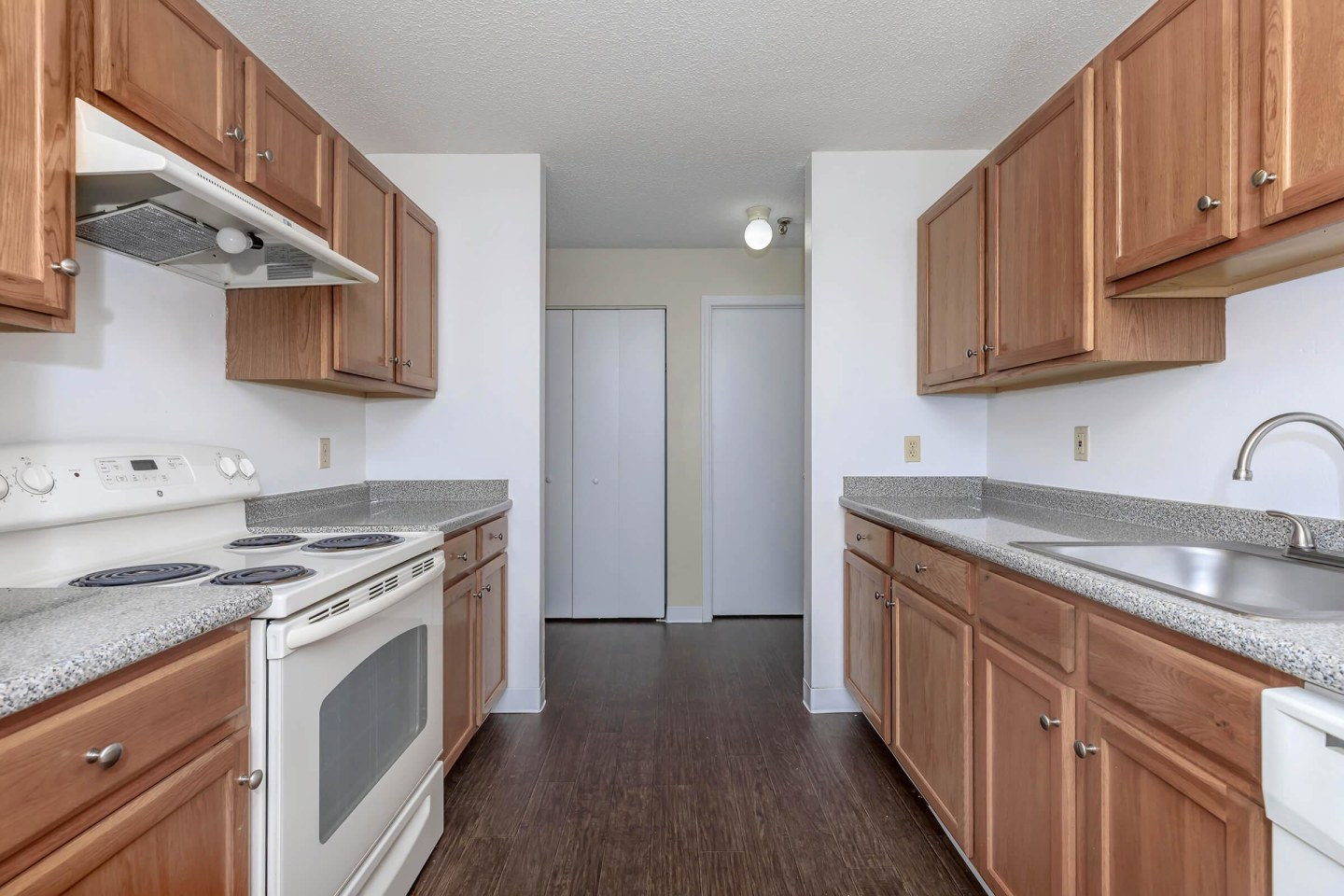 Lakeview Apartments Image 16