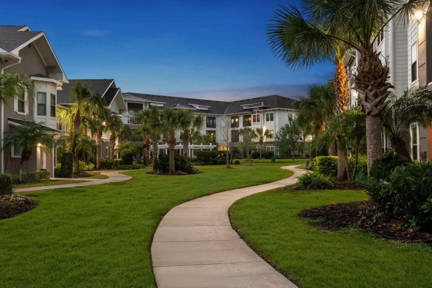 Luxe Lakewood Ranch Image 33