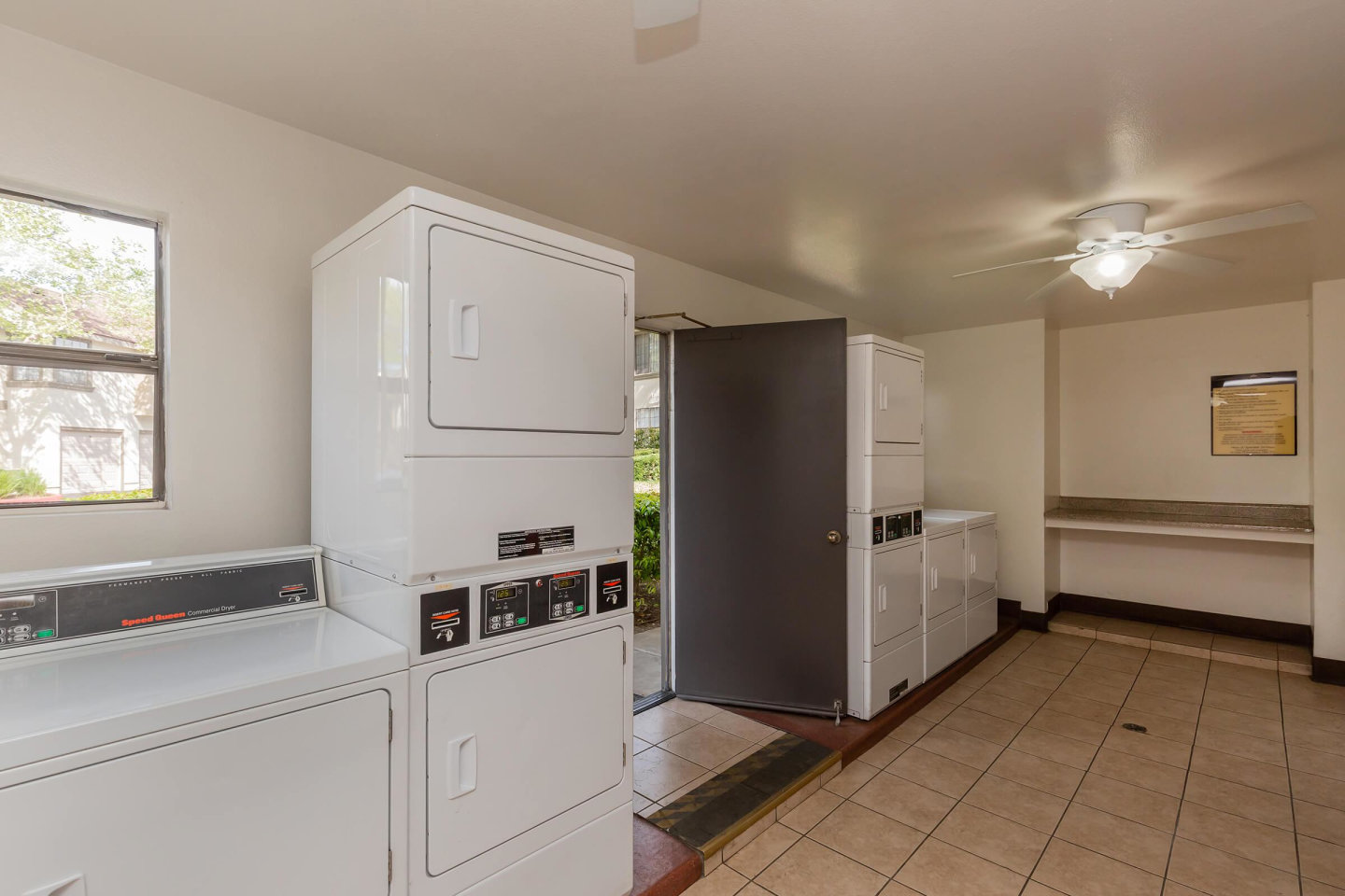 Oak Tree Court Image 12