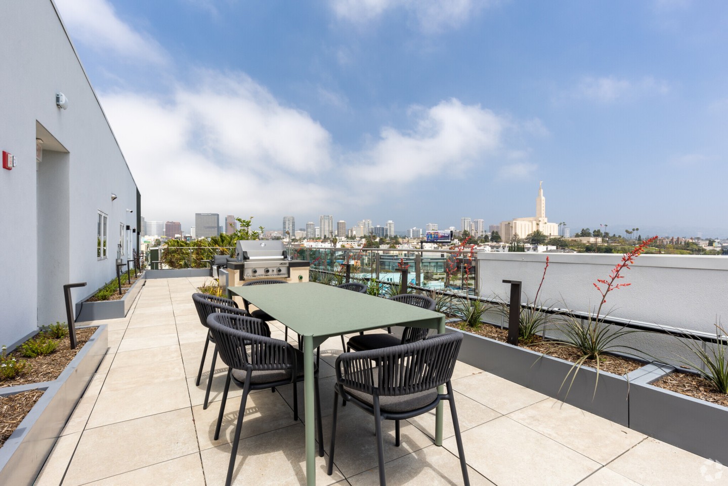 Maxwell Apartments Image 9