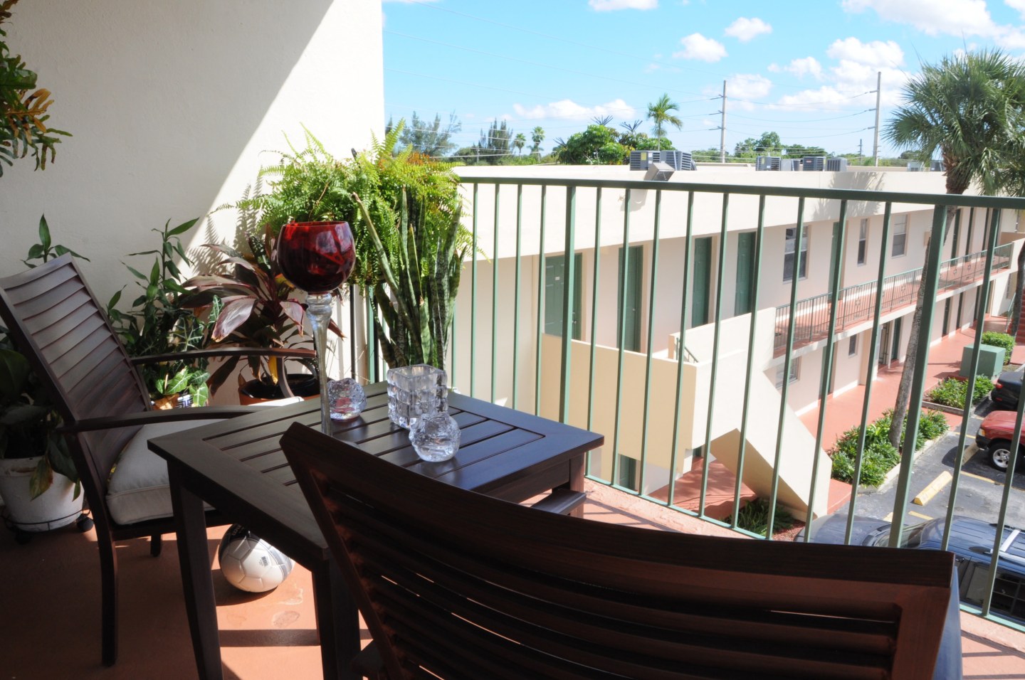 Las Brisas Gardens Image 8