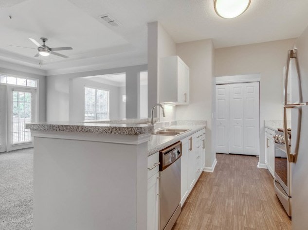 Retreat at River Park Apartments Image 9