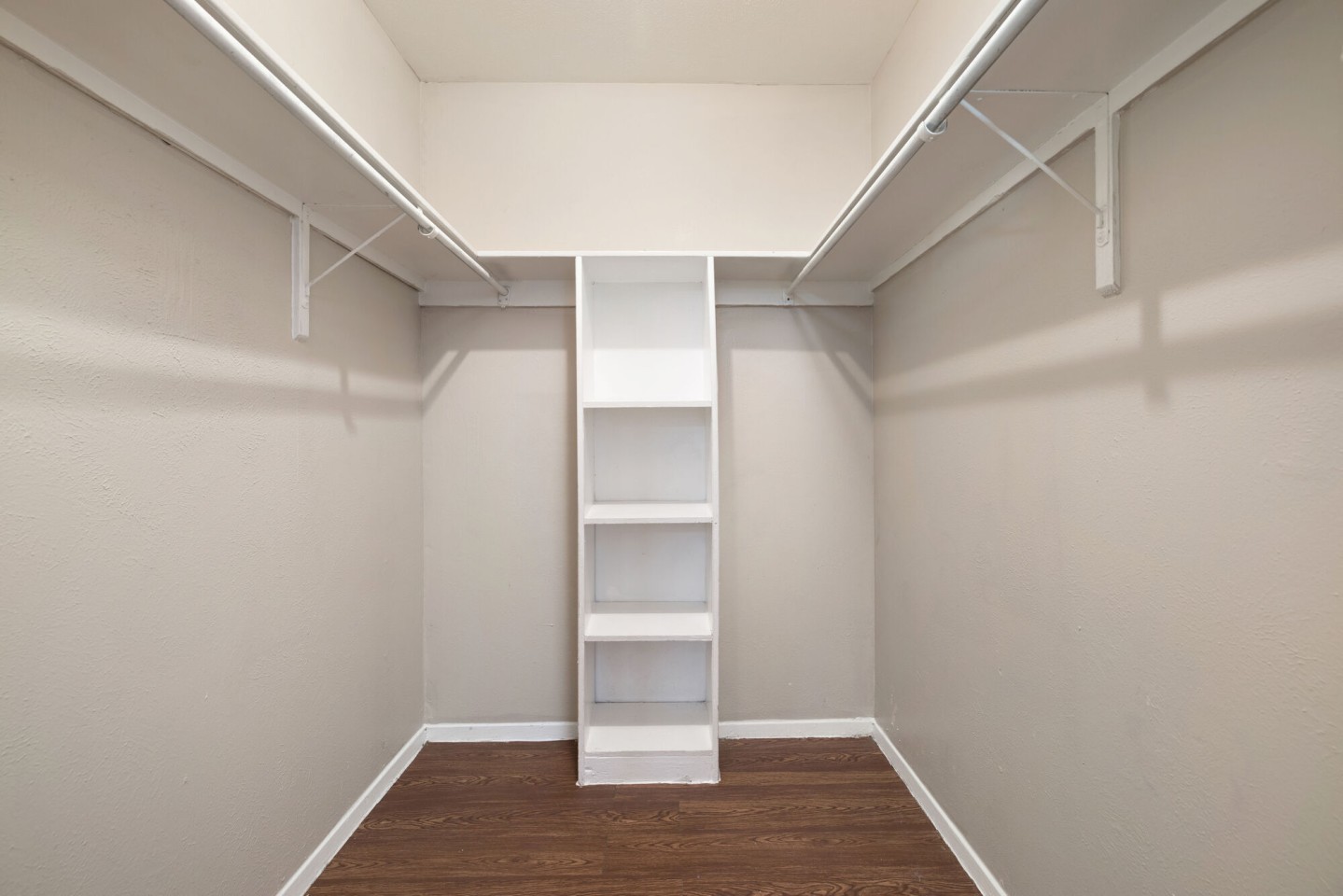 Zara Apartment Homes Image 19