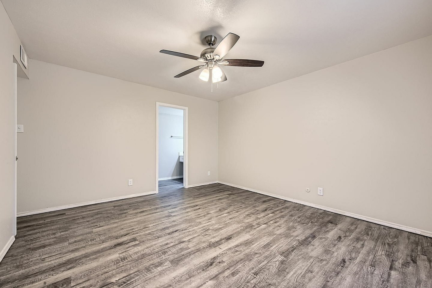 Ridgmar Oaks Image 35