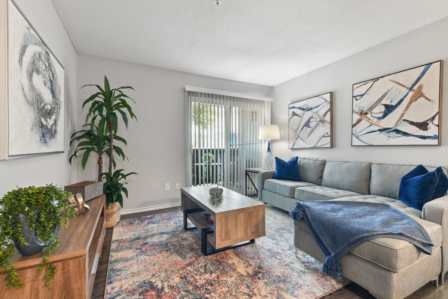 The Broadway Apartment Homes Image 9