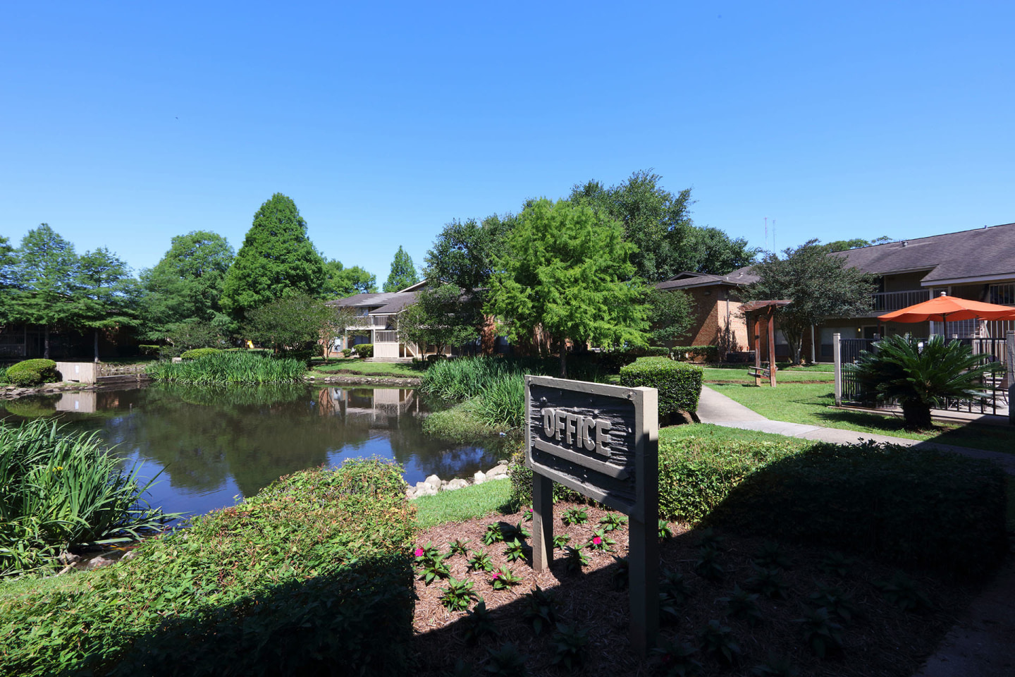 Diamond Lakes Apartment Homes Image 16