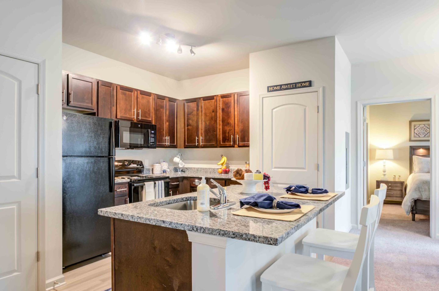 Coventry Square Apartments Image 4