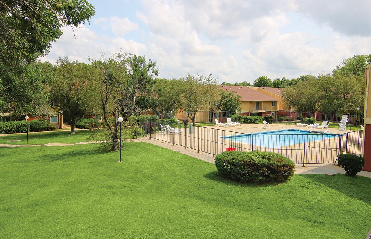 Raintree Apartments Image 4