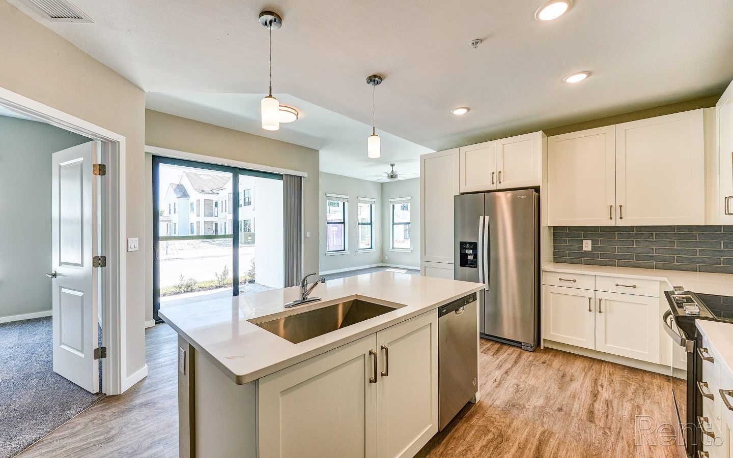 Imperial Crossing Luxury Apartment Homes Image 13