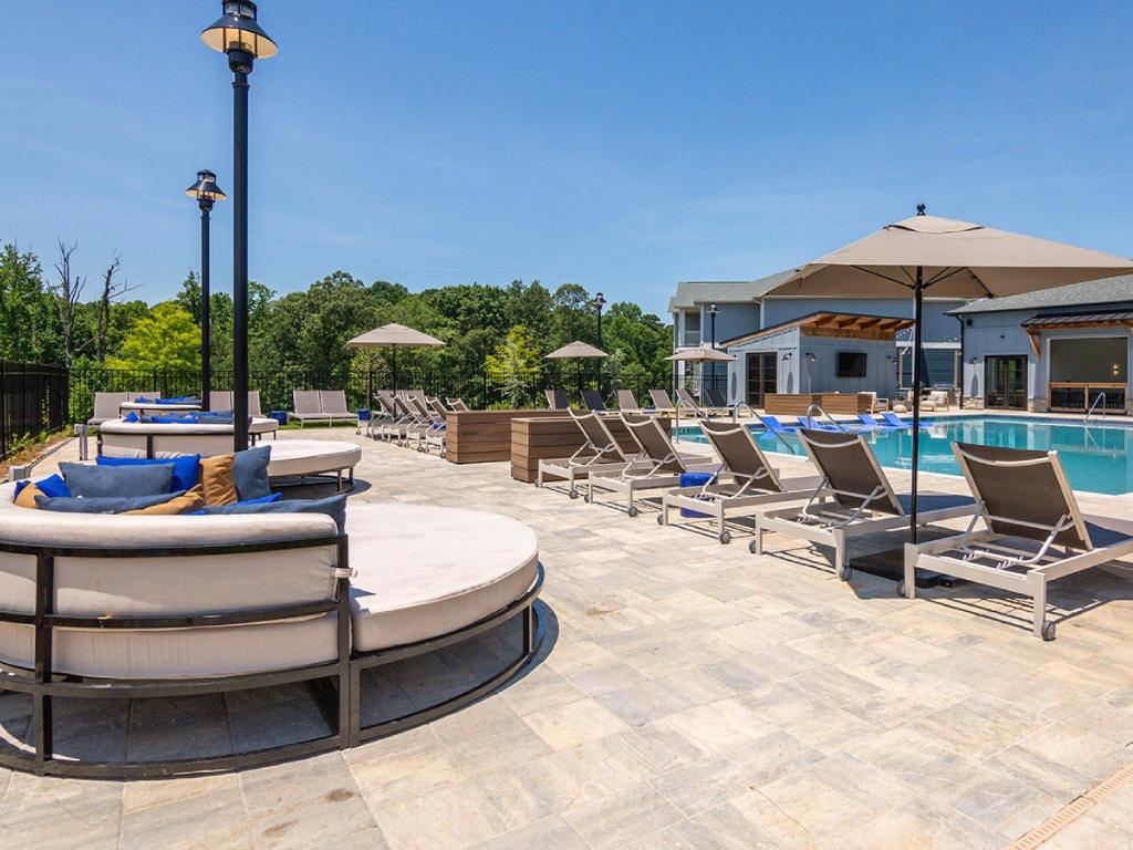 53 West Luxury Apartments Image 80