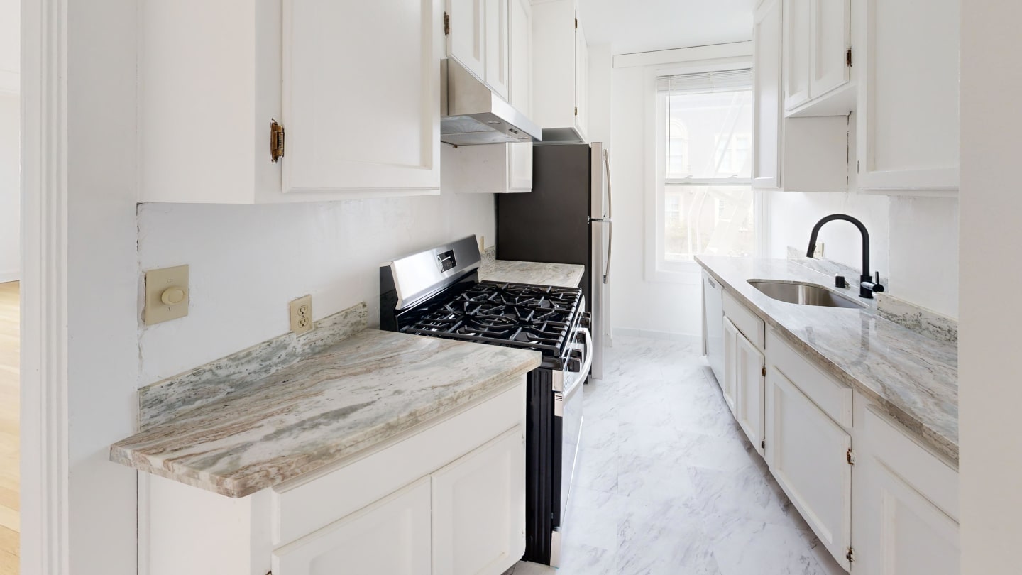 2677 Larkin - Furnished Image 7