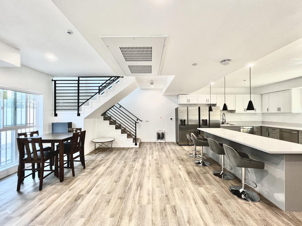1414 W 36th Street Image 3