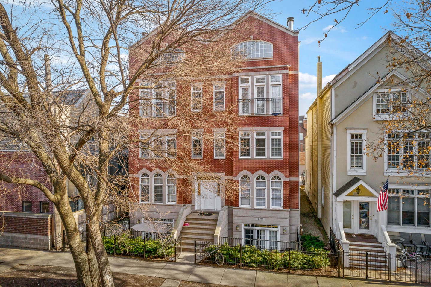 2735 N Wayne Ave Image 1
