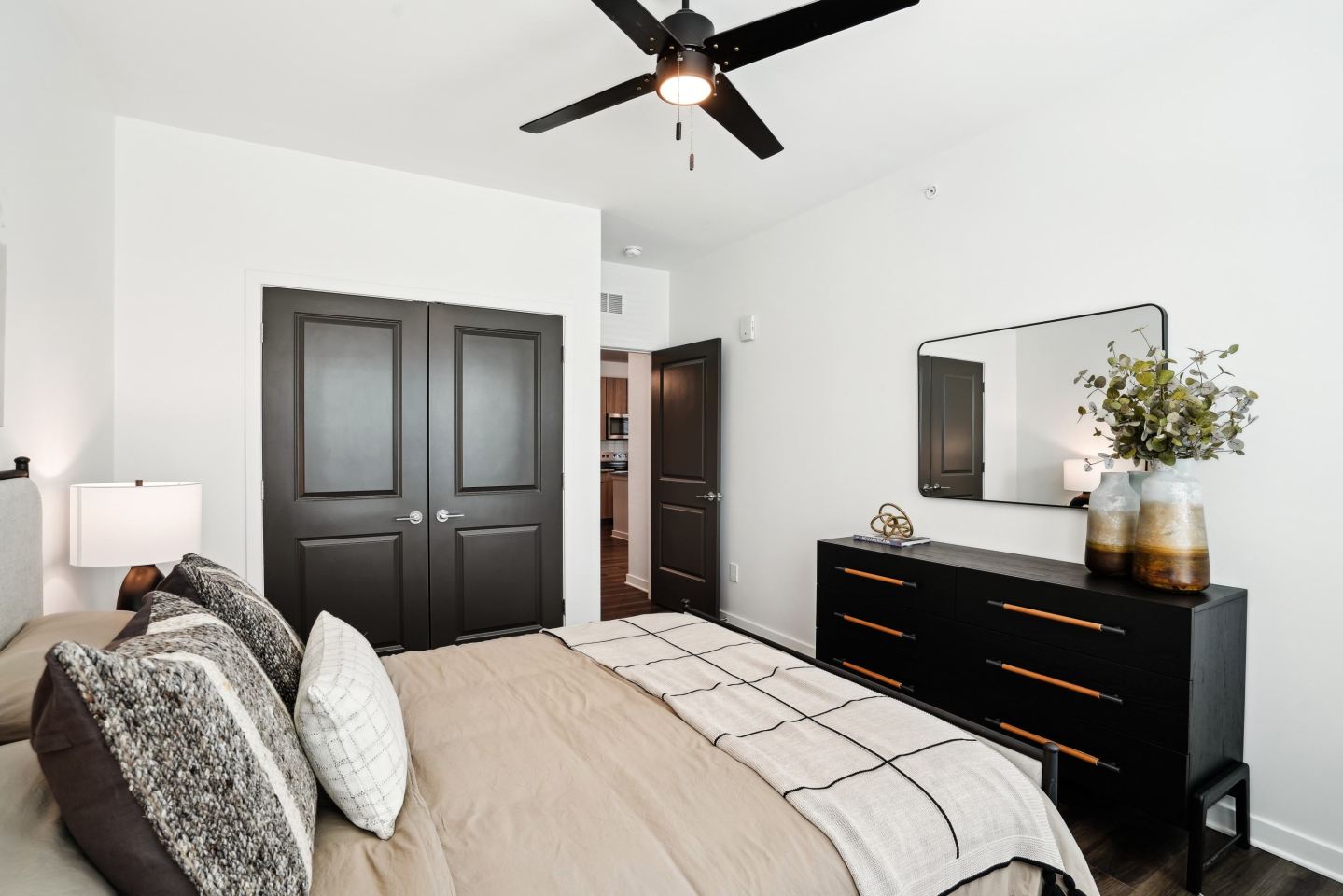 The Pullman Luxury Apartment Homes Image 106