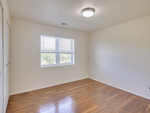 Sequoia Manor Image 16