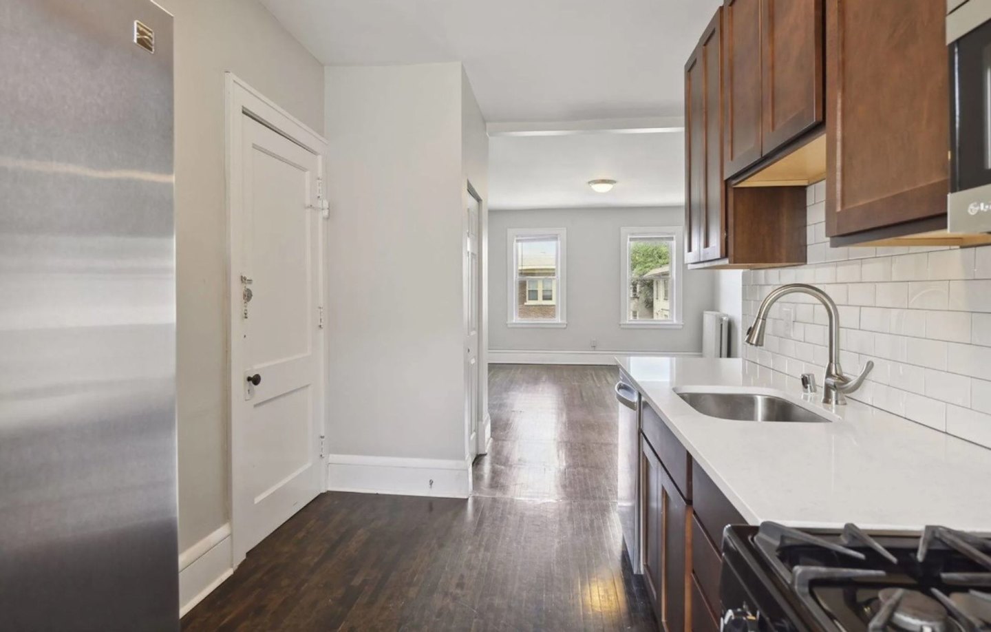 2901 James Avenue South Image 14