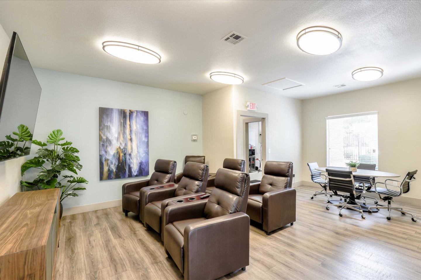 South Valley Ranch Apartments Image 12