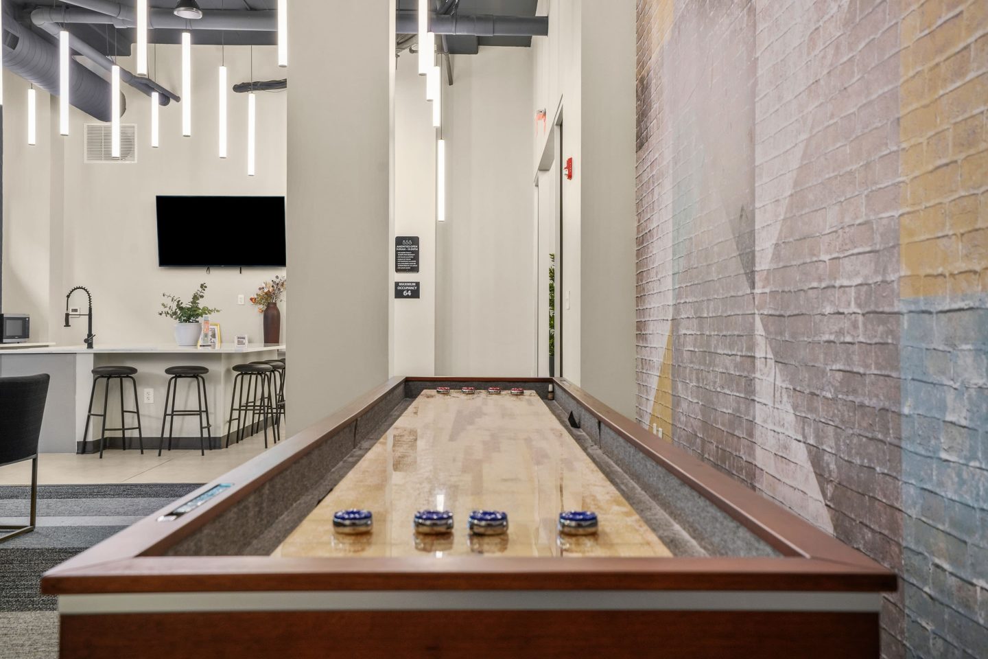 555 Boulevard Image 13