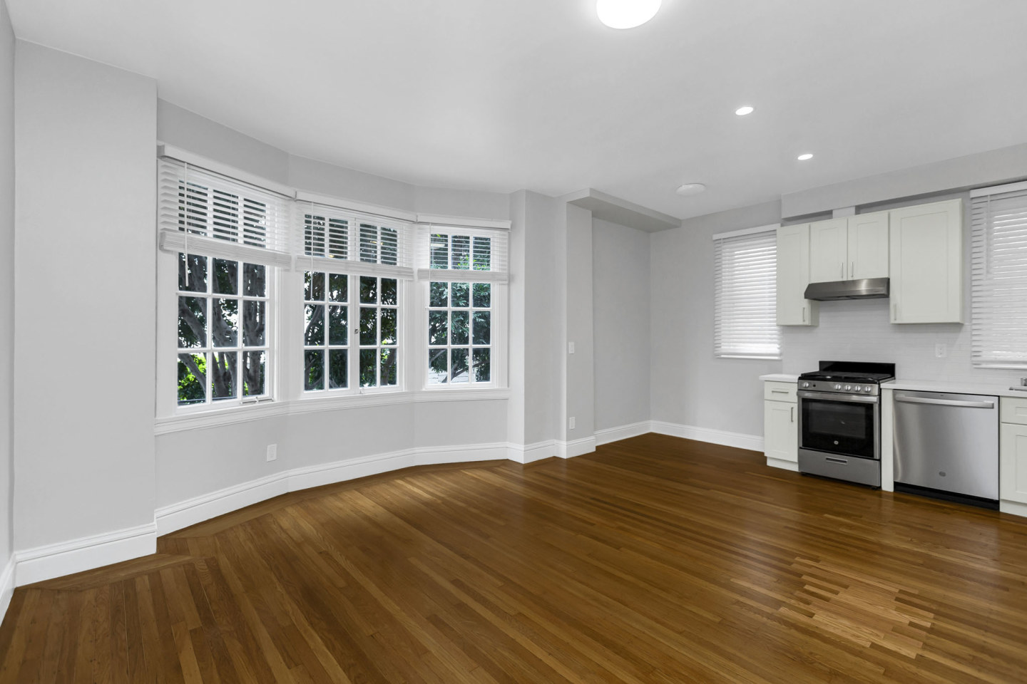 610 LEAVENWORTH Image 25