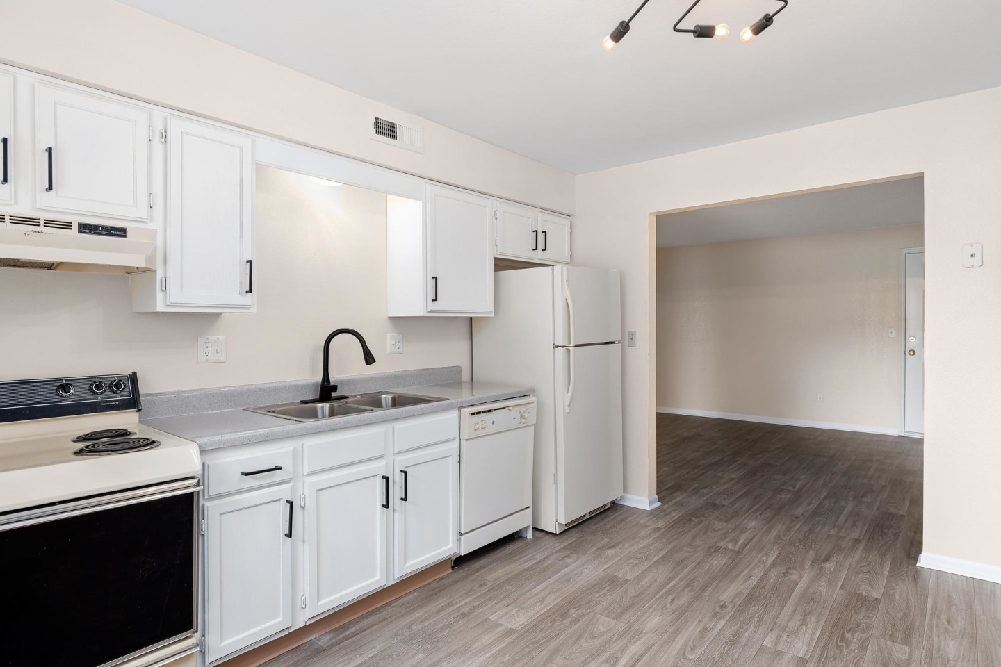The Arbor Apartments and Townhomes Image 27