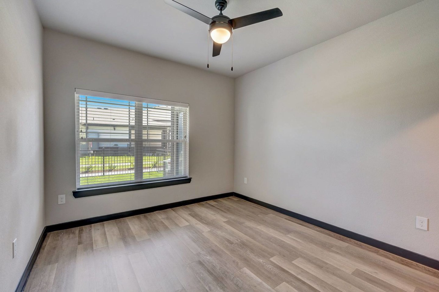 Skyview Flats Image 34