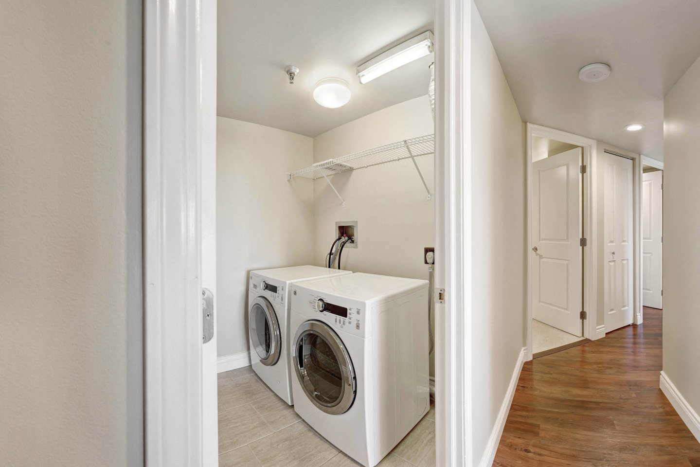 Skyrise Luxury Apartments Image 18