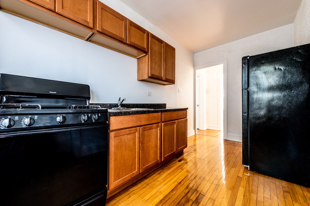 8057 S Laflin Ave Image 5