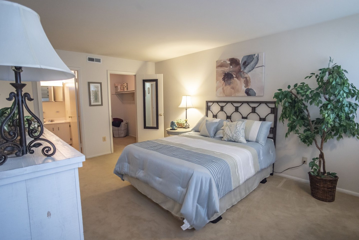 Hunt Club Apartments Image 6
