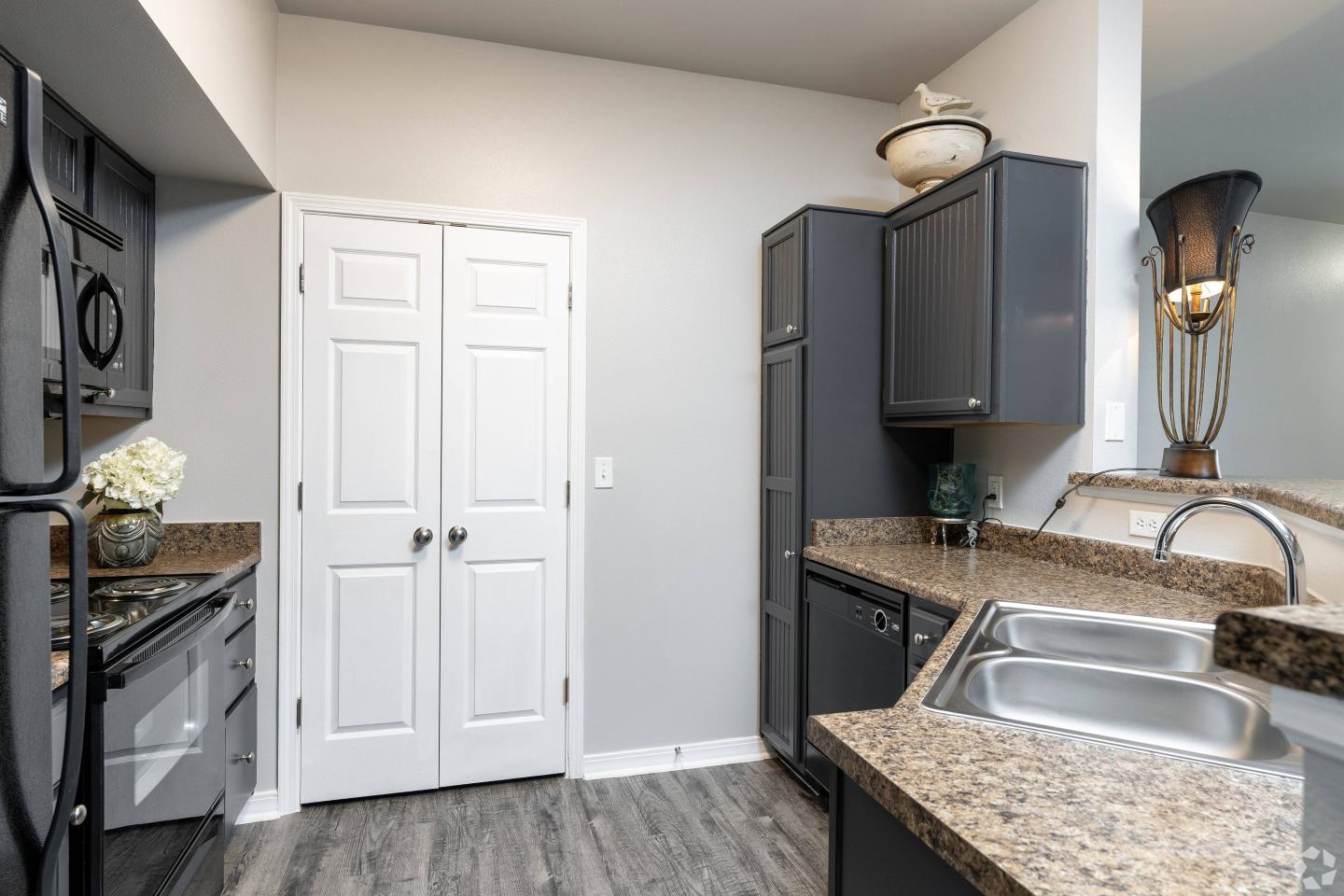 Lifestyles at Hueco Valley Image 2